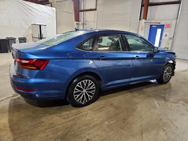 3VWC57BU7KM134668 — 2019 Volkswagen Jetta, фото 3 с аукциона Copart, Передняя часть