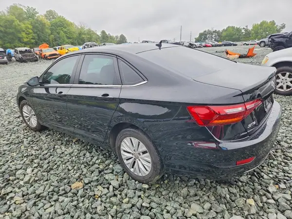 3VWCB7BU5KM255336 — 2019 Volkswagen Jetta, фото 2 с аукциона Copart, Боковая часть