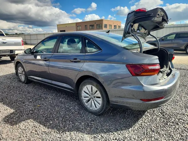 3VWC57BU9KM139984 — 2019 Volkswagen Jetta, фото 2 с аукциона Copart, Задняя часть