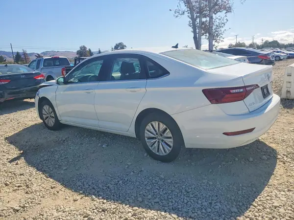 3VWCB7BU3LM076813 — 2020 Volkswagen Jetta, фото 2 с аукциона Copart, Передняя часть