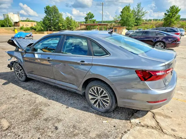 3VWC57BU6MM044818 — 2021 Volkswagen Jetta, фото 2 с аукциона Copart 02.10.2026, Передняя часть