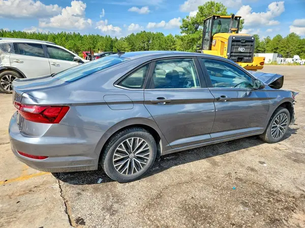 3VWC57BU6MM044818 — 2021 Volkswagen Jetta, фото 3 с аукциона Copart 02.10.2026, Передняя часть