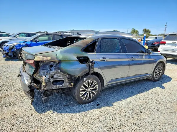 3VWC57BU7MM078105 — 2021 Volkswagen Jetta, фото 3 с аукциона Copart, Пожар