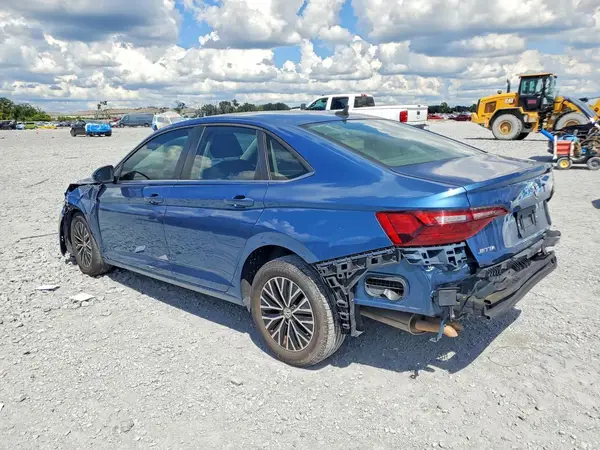 3VWC57BU8MM017068 — 2021 Volkswagen Jetta, фото 2 с аукциона Copart 13.10.2026, Передняя часть
