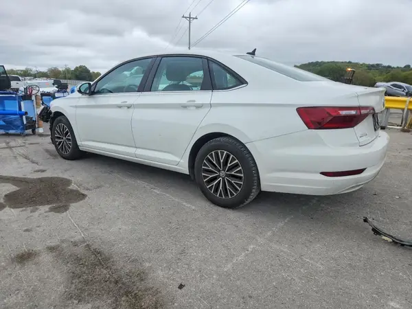 3VWC57BUXMM042957 — 2021 Volkswagen Jetta, фото 2 с аукциона Copart 12.10.2026, Передняя часть