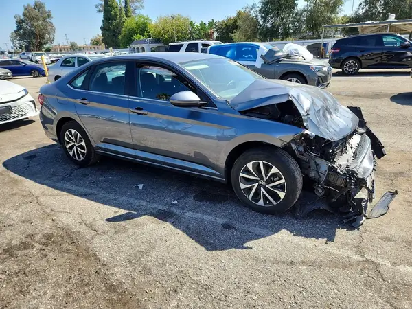 3VWCM7BU7NM014957 — 2022 Volkswagen Jetta, фото 4 с аукциона Copart, Передняя часть