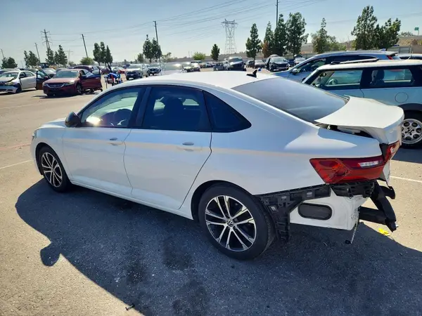 3VWBM7BU4NM034367 — 2022 Volkswagen Jetta, фото 2 с аукциона Copart, Задняя часть