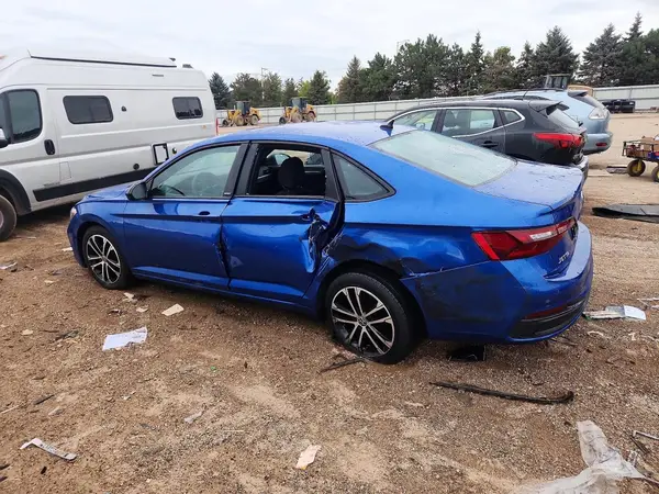 3VWBM7BUXPM009122 — 2023 Volkswagen Jetta, фото 2 с аукциона Copart, Боковая часть