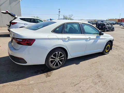 2024 Volkswagen Jetta VIN 3VWBM7BU3RM041073 фото 3