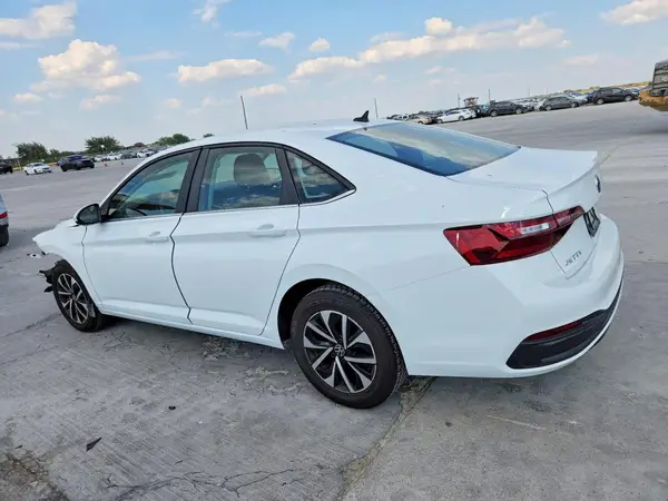 3VW5M7BU6RM047317 — 2024 Volkswagen Jetta, фото 2 с аукциона Copart, Передняя часть