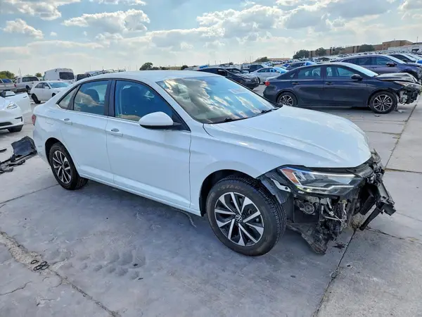 3VW5M7BU6RM047317 — 2024 Volkswagen Jetta, фото 4 с аукциона Copart, Передняя часть