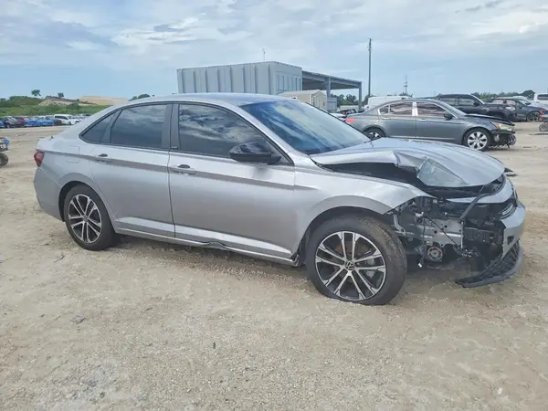 3VWBX7BU4SM091395 — 2025 Volkswagen Jetta, фото 4 с аукциона Copart, Передняя часть