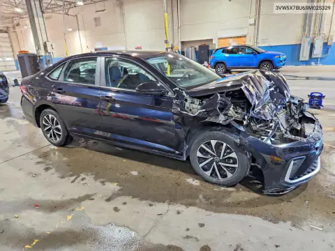 3VW5X7BU6SM025329 — 2025 Volkswagen Jetta, фото 4 с аукциона Copart, Передняя часть