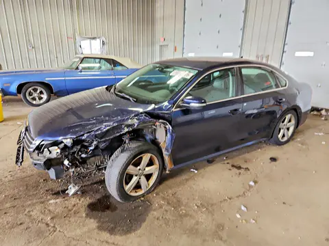 1VWBP7A31DC049070 — 2013 Volkswagen Passat, Передняя часть (Front End), фото до ремонта