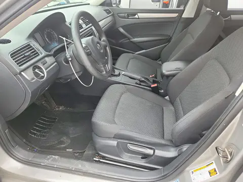 2013 Volkswagen Passat S VIN 1VWAH7A38DC109712 фото 7