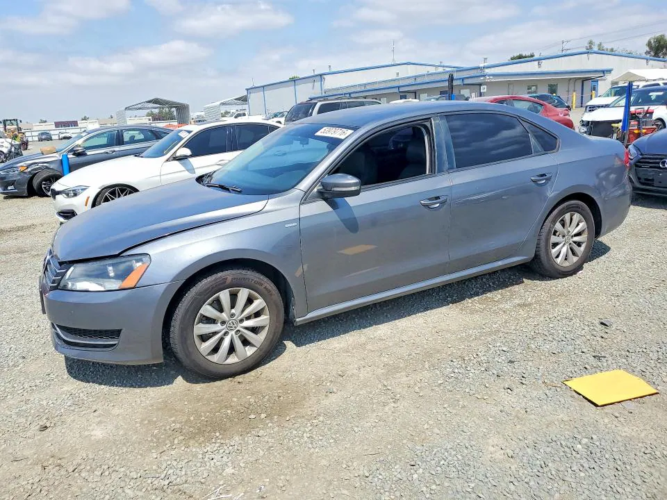 2014 Volkswagen Passat VIN 1VWAT7A38EC070264 фото 1