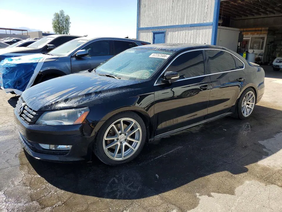 2015 Volkswagen Passat VIN 1VWCV7A38FC036071 фото 1