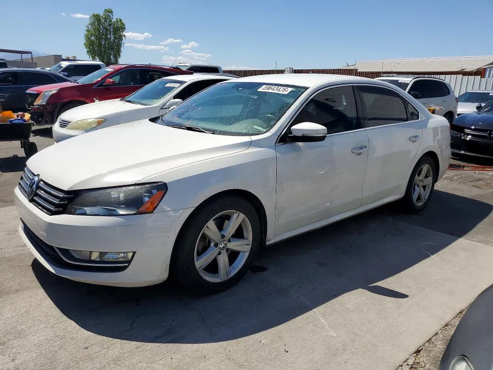 2015 Volkswagen Passat VIN 1VWAT7A33FC085630 фото 1