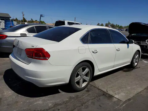 2015 Volkswagen Passat VIN 1VWAT7A33FC085630 фото 3