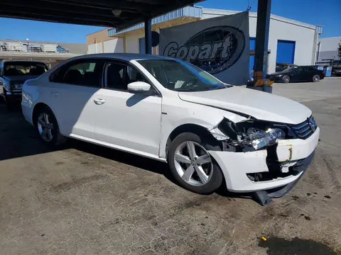 2015 Volkswagen Passat VIN 1VWAT7A33FC095235 фото 4