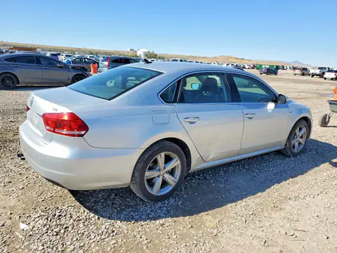 2015 Volkswagen Passat VIN 1VWAS7A33FC122310 фото 3
