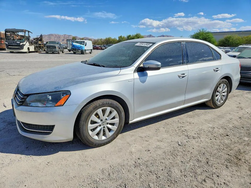 2015 VOLKSWAGEN PASSAT VIN 1VWAT7A31FC034739 фото 1