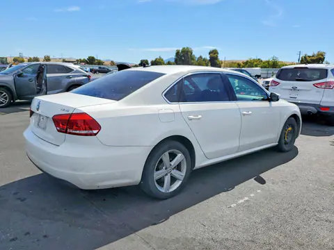 2015 Volkswagen Passat VIN 1VWBT7A35FC063603 фото 3