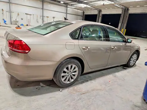 2015 Volkswagen Passat VIN 1VWAT7A36FC057482 фото 3