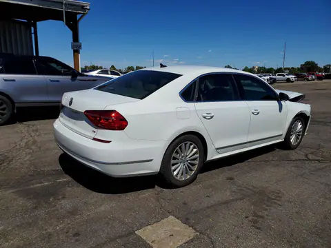 2016 Volkswagen Passat VIN 1VWBT7A33GC045568 фото 3