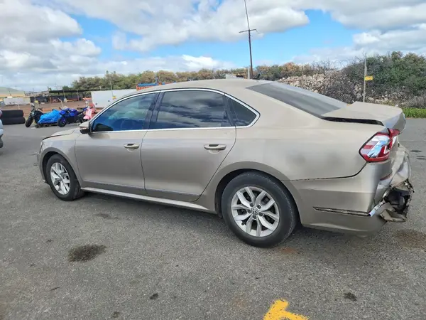 1VWAT7A33GC021444 — 2016 Volkswagen Passat, фото 2 с аукциона Copart, Задняя часть