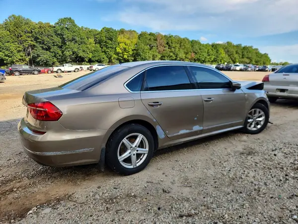 1VWAS7A33GC025528 — 2016 Volkswagen Passat, фото 3 с аукциона Copart, Передняя часть