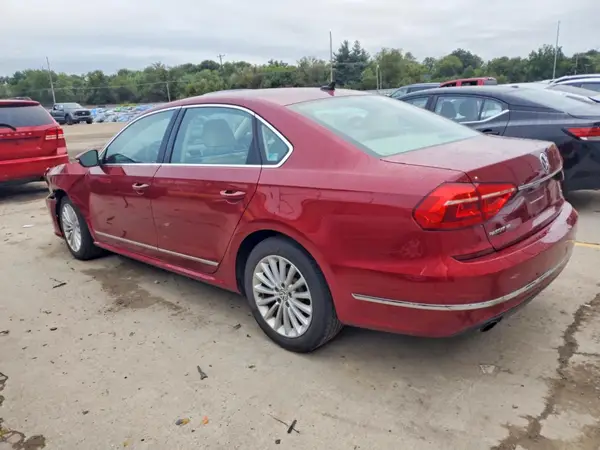 1VWBT7A3XGC067311 — 2016 Volkswagen Passat, фото 2 с аукциона Copart, Передняя часть