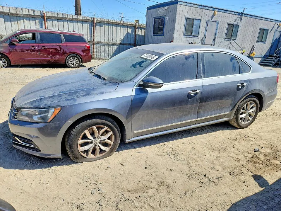 2016 Volkswagen Passat VIN 1VWAS7A36GC046714 фото 1