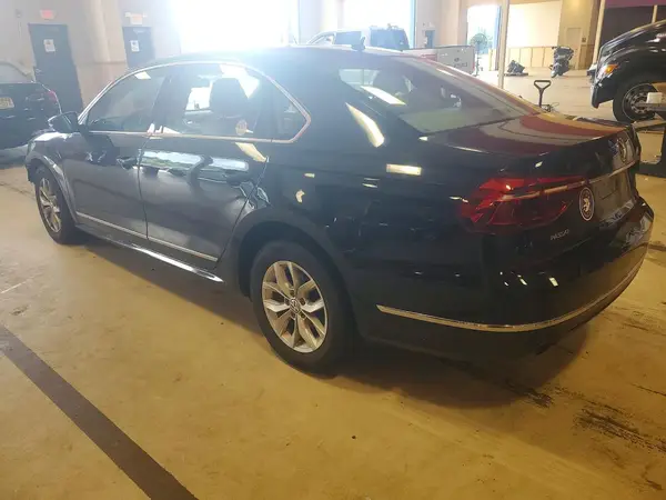 2017 VOLKSWAGEN PASSAT VIN 1VWAT7A32HC014583 фото 2