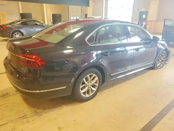 2017 VOLKSWAGEN PASSAT VIN 1VWAT7A32HC014583 фото 3