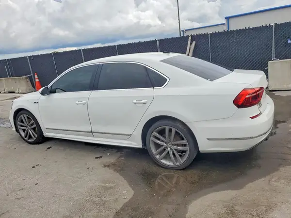 1VWDT7A35HC057473 — 2017 Volkswagen Passat, фото 2 с аукциона Copart, Подтопление