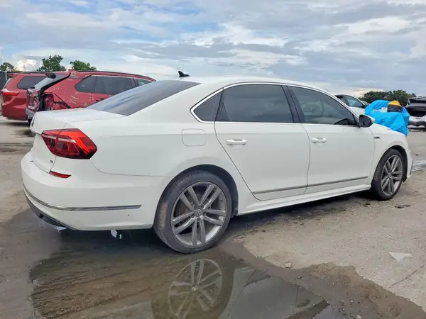 1VWDT7A35HC057473 — 2017 Volkswagen Passat, фото 3 с аукциона Copart, Подтопление
