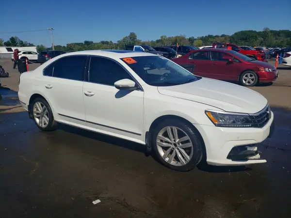 2017 VOLKSWAGEN PASSAT VIN 1VWGT7A32HC079444 фото 4