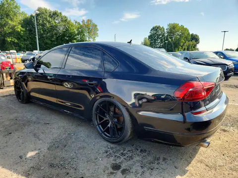 2017 Volkswagen Passat VIN 1VWAT7A34HC062750 фото 2