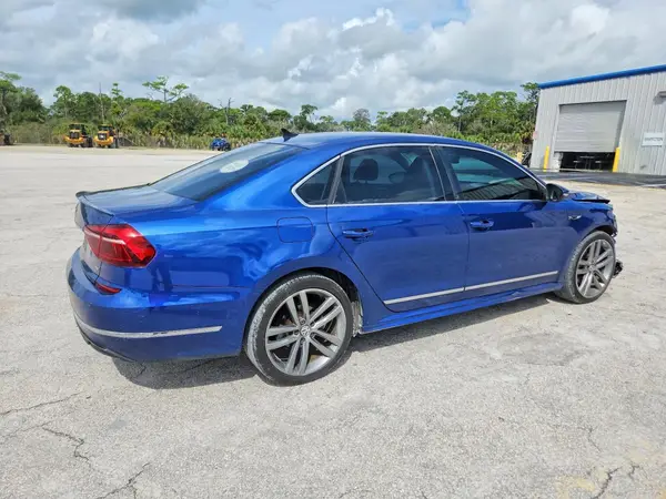 1VWDT7A33HC056659 — 2017 Volkswagen Passat, фото 3 с аукциона Copart, Передняя часть
