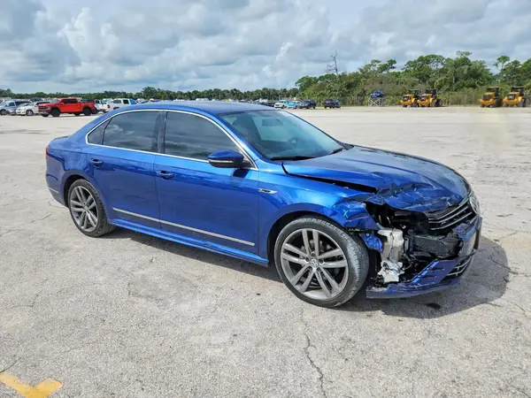 1VWDT7A33HC056659 — 2017 Volkswagen Passat, фото 4 с аукциона Copart, Передняя часть
