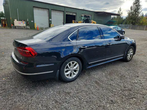 2017 Volkswagen Passat VIN 1VWAT7A3XHC008448 фото 3