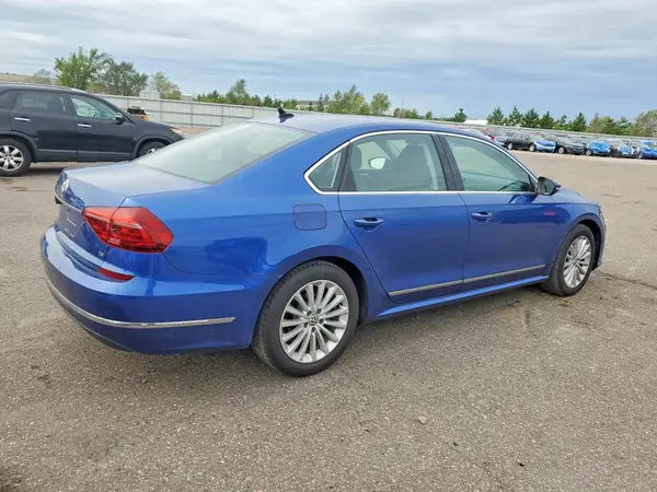 1VWBT7A30HC001853 — 2017 Volkswagen Passat, фото 3 с аукциона Copart, Передняя часть