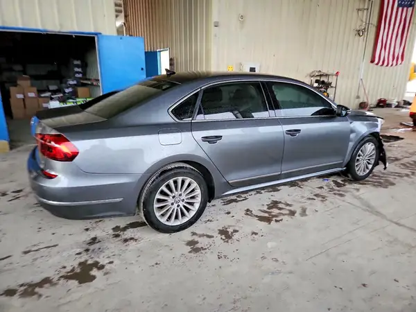 1VWBT7A31HC021495 — 2017 Volkswagen Passat, фото 3 с аукциона Copart 14.10.2026, Передняя часть