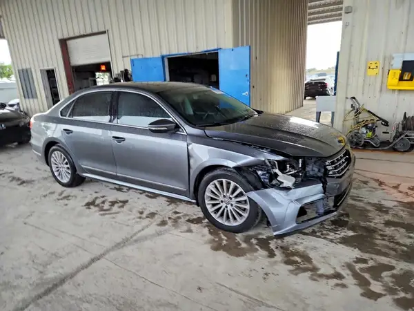 1VWBT7A31HC021495 — 2017 Volkswagen Passat, фото 4 с аукциона Copart 14.10.2026, Передняя часть