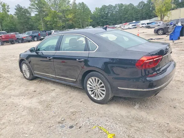 1VWBT7A38HC065767 — 2017 Volkswagen Passat, фото 2 с аукциона Copart, Боковая часть