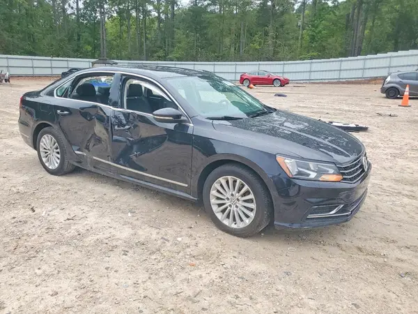 1VWBT7A38HC065767 — 2017 Volkswagen Passat, фото 4 с аукциона Copart, Боковая часть
