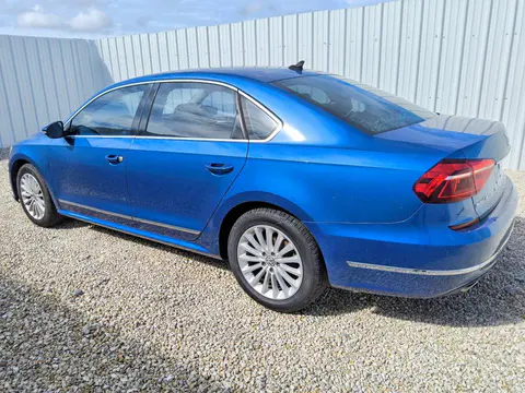 2017 VOLKSWAGEN PASSAT VIN 1VWBT7A37HC075299 фото 2