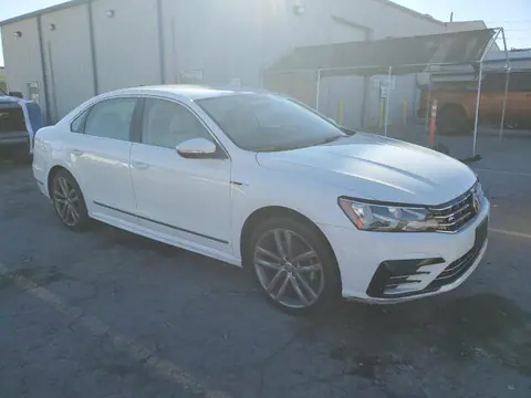 2017 Volkswagen Passat VIN 1VWDT7A35HC049082 фото 4