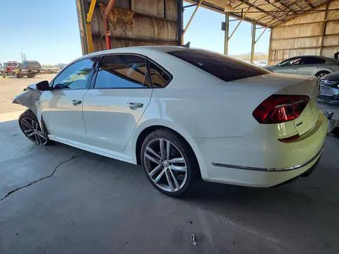 2018 Volkswagen Passat VIN 1VWAA7A33JC040010 фото 2